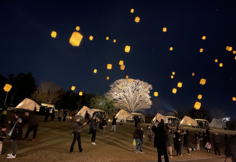 夜空に舞うランタンの絶景を楽しめる「スカイランタン®付きプラン」